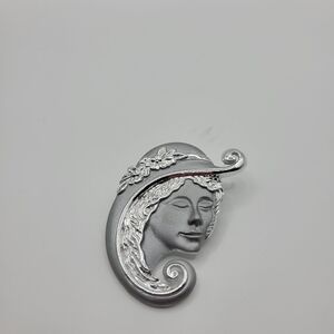 Vintage Silver tone Torino Lady with a hat Large Brooch